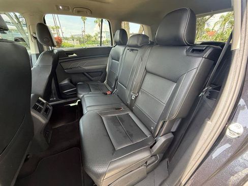 Used 2021 Volkswagen Atlas SE FWD image 12