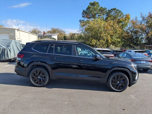 New 2026 Volkswagen Atlas SE image 2