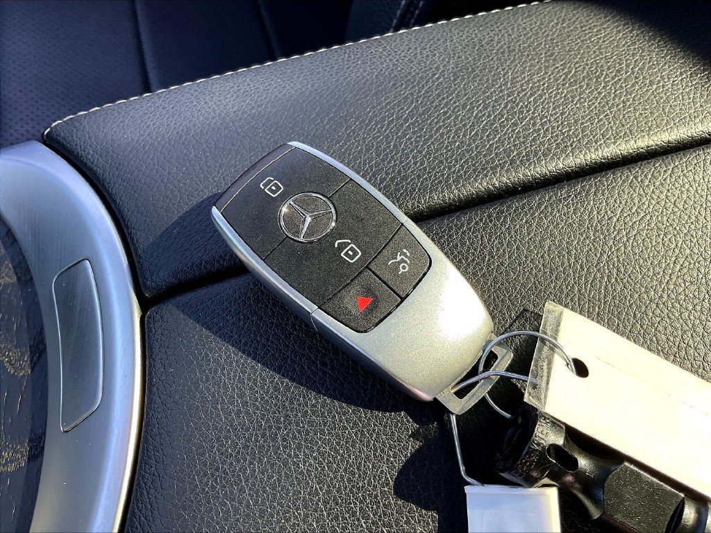 Certified 2021 Mercedes-Benz GLC 300 image 35