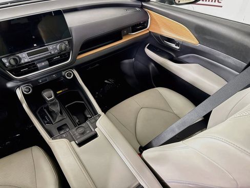 Certified 2024 Toyota Grand Highlander AWD image 27