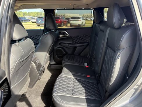 Used 2024 Mitsubishi Outlander SEL image 29
