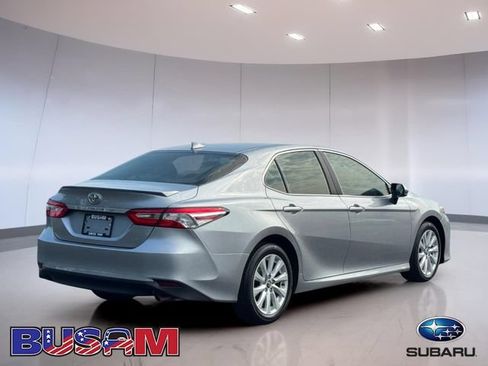 Used 2020 Toyota Camry LE FWD image 4