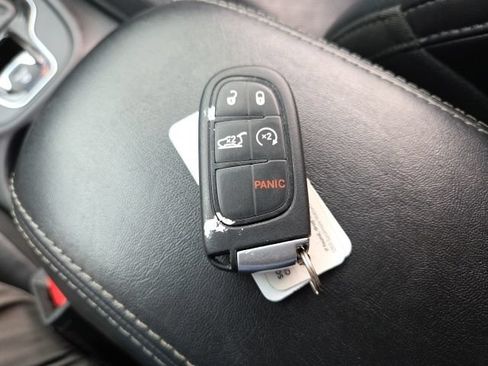 Used 2019 Jeep Cherokee Limited AWD/4WD image 8