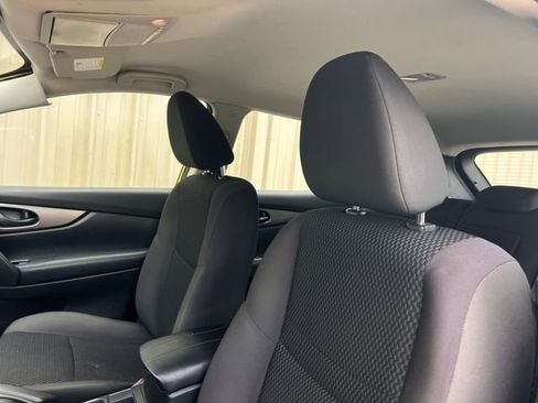 Used 2020 Nissan Rogue Sport S image 14