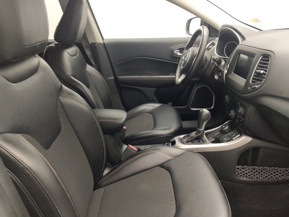 Used 2019 Jeep Compass Latitude w/ Popular Equipment Group AWD/4WD image 21