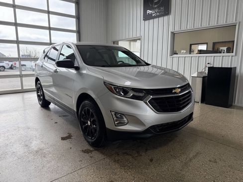 Used 2021 Chevrolet Equinox LS w/ LS Convenience Package image 6