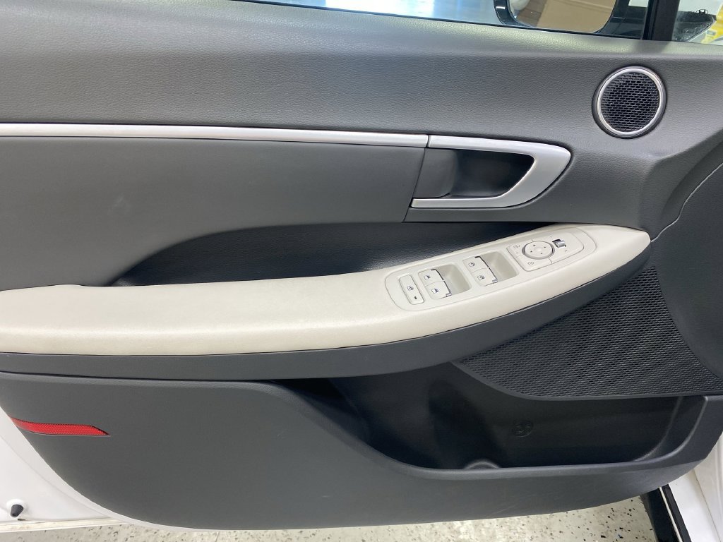 Used 2025 Hyundai Sonata SEL FWD image 30