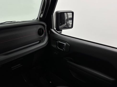 Used 2025 Jeep Wrangler Unlimited Rubicon AWD/4WD image 26