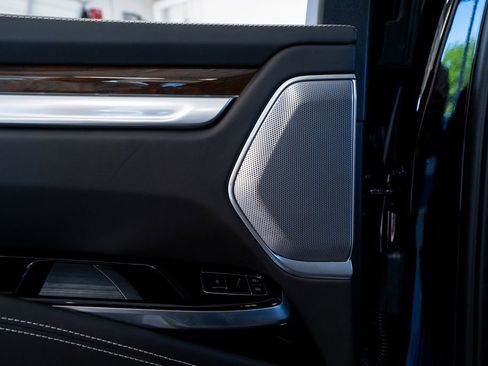 Used 2026 Cadillac Escalade ESV Platinum Sport w/ LPO, ONYX Package image 44