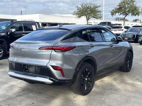 Used 2025 Buick Envista Sport Touring image 10