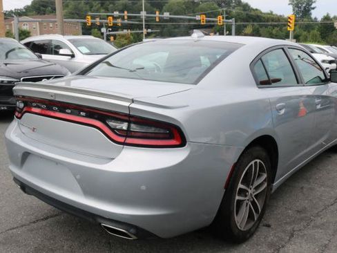 Used 2019 Dodge Charger SXT AWD/4WD image 6