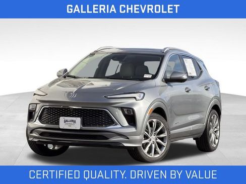 Used 2024 Buick Encore GX Avenir w/ Avenir Technology Package AWD/4WD image 2