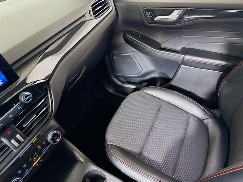 Used 2025 Ford Escape ST-Line image 19