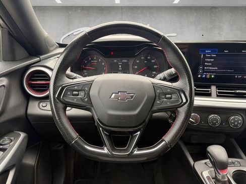 Used 2024 Chevrolet Trax RS image 21