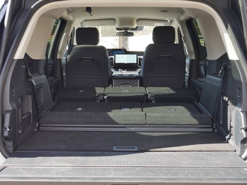 Certified 2025 Ford Expedition Active AWD/4WD image 24