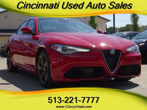 Used 2017 Alfa Romeo Giulia AWD image 1