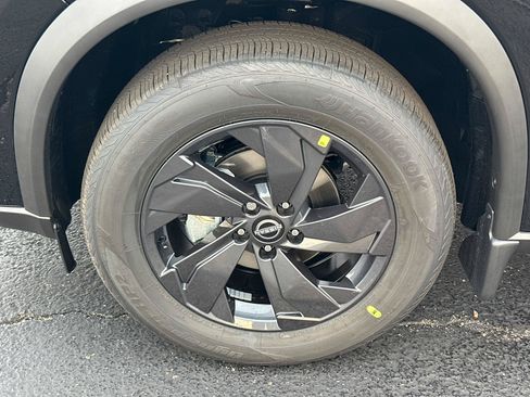 New 2026 Nissan Rogue SV w/ Cold Weather Package AWD/4WD image 8