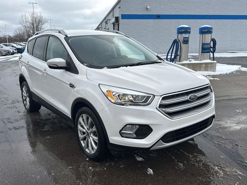 Used 2017 Ford Escape Titanium image 8