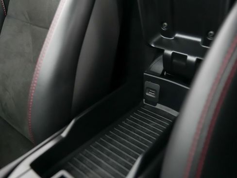 Used 2021 Porsche 718 Cayman GT4 image 32