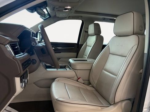 Used 2023 GMC Yukon Denali AWD/4WD image 7