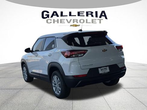 New 2026 Chevrolet TrailBlazer LS w/ LS Convenience Package FWD image 4