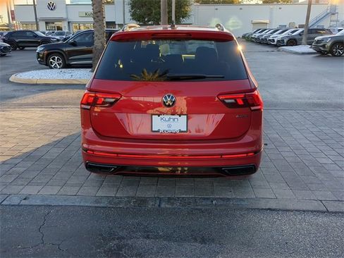 Certified 2024 Volkswagen Tiguan SE R-Line image 5