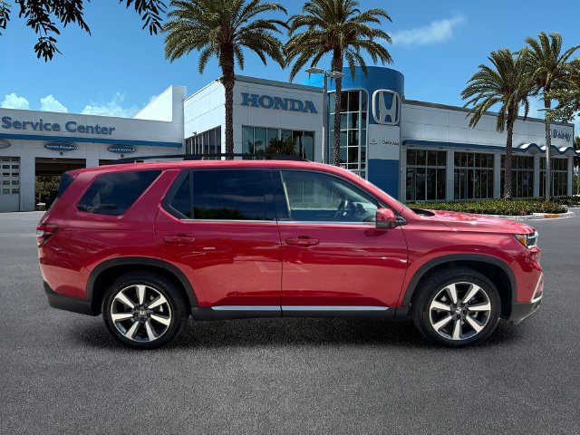 Used 2024 Honda Pilot Touring image 9