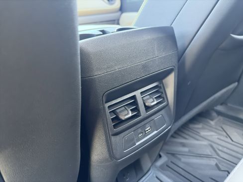 Used 2024 Chevrolet Colorado ZR2 w/ ZR2 Convenience Package III AWD/4WD image 36