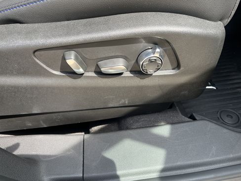 Used 2024 Cadillac XT4 Sport w/ Cold Weather Package image 15