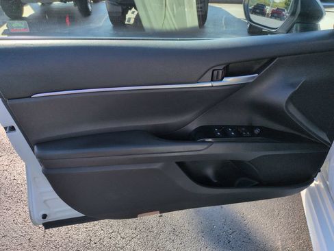 Used 2018 Toyota Camry SE w/ Audio Package FWD image 10