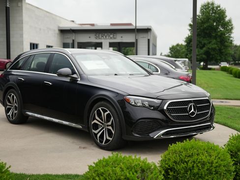 New 2025 Mercedes-Benz E 450 4MATIC All-Terrain Wagon image 56