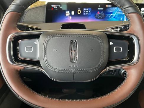 Used 2025 Lincoln Navigator Reserve AWD/4WD image 23