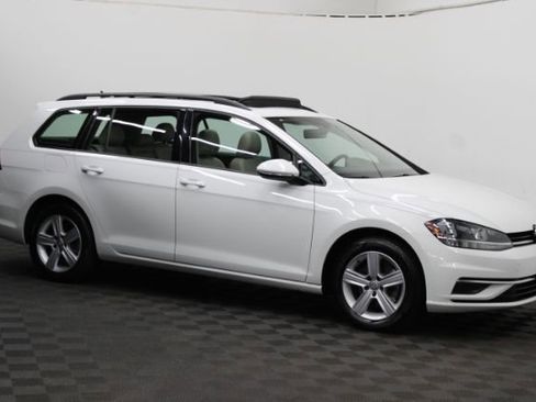 Used 2018 Volkswagen Golf SE FWD image 1