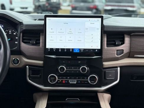 Certified 2024 Ford Expedition Limited image 25