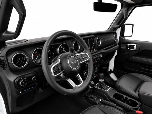 Used 2023 Jeep Wrangler Unlimited Sahara w/ Cold Weather Group AWD/4WD image 18