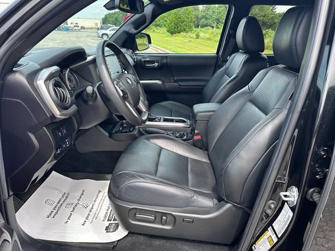 Certified 2023 Toyota Tacoma Limited w/ Nightshade Package AWD/4WD image 9