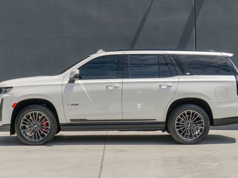 Used 2024 Cadillac Escalade V w/ Heavy-Duty Trailer Package AWD/4WD image 2