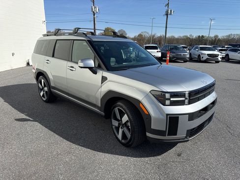 Used 2025 Hyundai Santa Fe Limited image 3