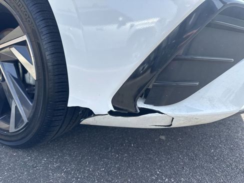 Used 2025 Hyundai Elantra Limited image 2