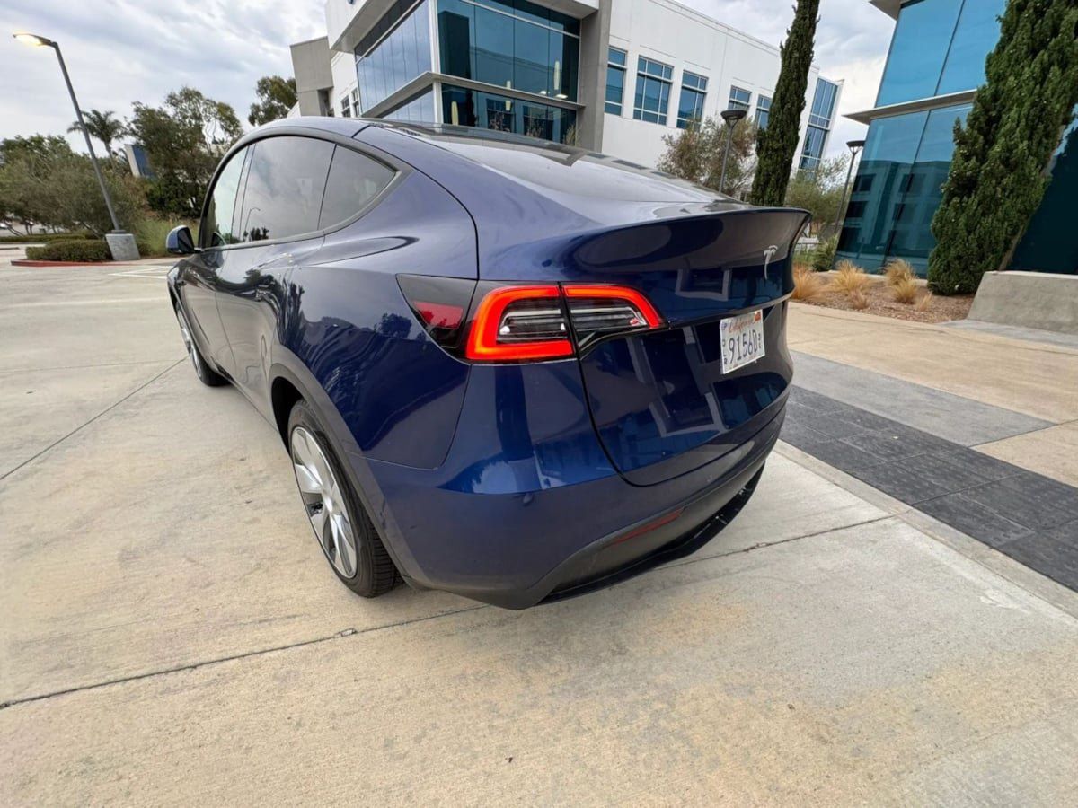Used 2023 Tesla Model Y Long Range AWD/4WD image 7