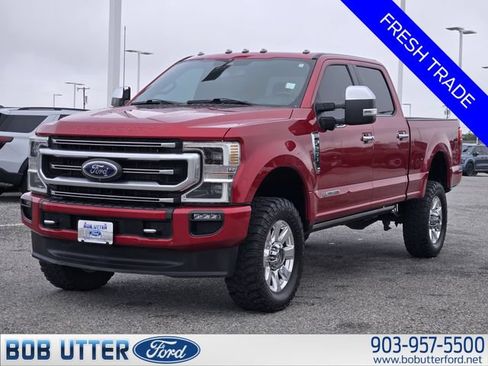 Certified 2022 Ford F250 Platinum w/ FX4 Off-Road Package AWD/4WD image 3
