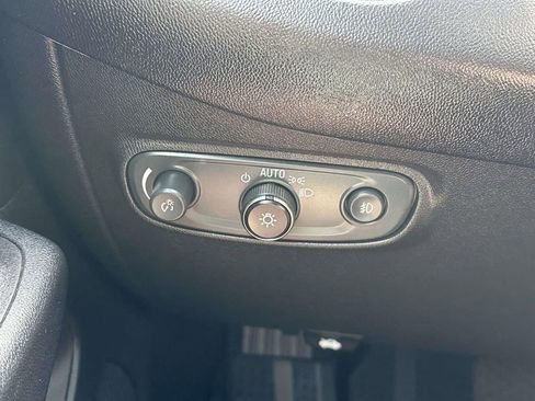 Used 2020 Chevrolet Equinox LT image 23