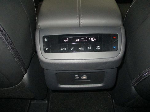 New 2025 Nissan Pathfinder SL image 31