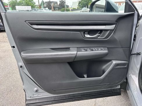 Used 2024 Honda CR-V EX image 8