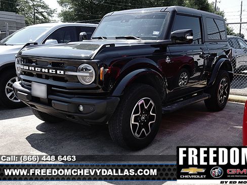 Used 2023 Ford Bronco Outer Banks AWD/4WD image 3