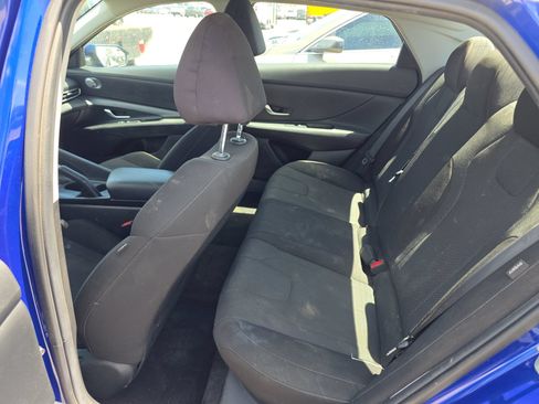 Used 2024 Hyundai Elantra SE FWD image 13