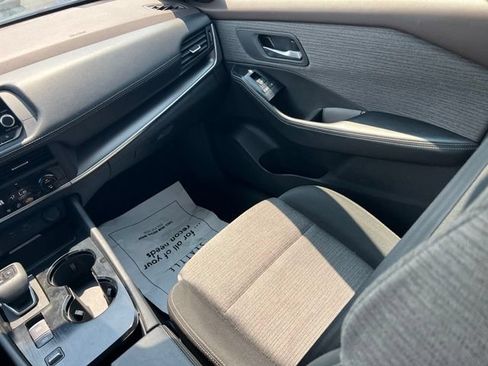 Used 2023 Nissan Rogue SV FWD image 15