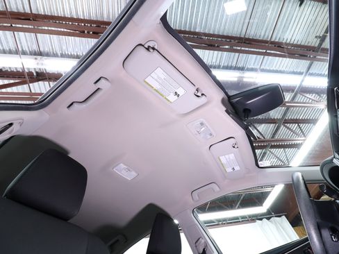 Used 2019 Toyota Corolla LE image 48