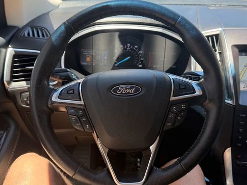 Used 2019 Ford Edge Titanium w/ Cold Weather Package AWD/4WD image 17