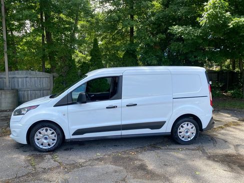 Used 2015 Ford Transit Connect XLT FWD image 2